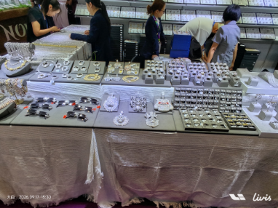 Kunyu Jewelry Design Team သည် ဟောင်ကောင်ရှိ SEASONS Fashion Jewellery Fair သို့ သွားရောက်လည်ပတ်ခဲ့ပါသည်။ Kunyu Jewelry Design Team သည် ဟောင်ကောင်ရှိ SEASONS Fashion Jewellery Fair သို့ သွားရောက်လည်ပတ်ခဲ့ပါသည်။