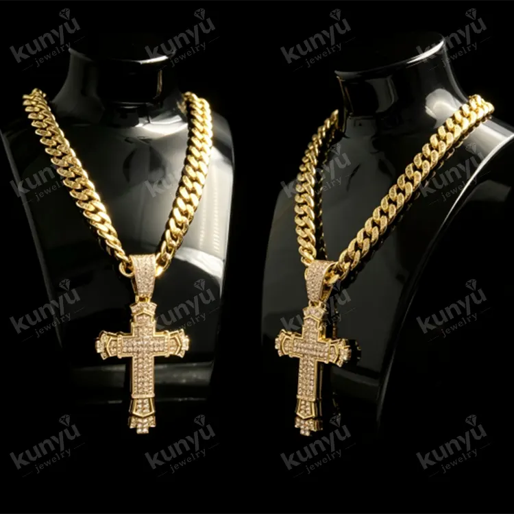 ရွှေချထားတဲ့ Hip Hop ဆွဲသီး