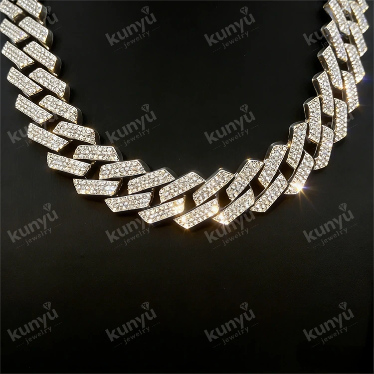 ခေတ်မှီ Cuban Streetwear Choker