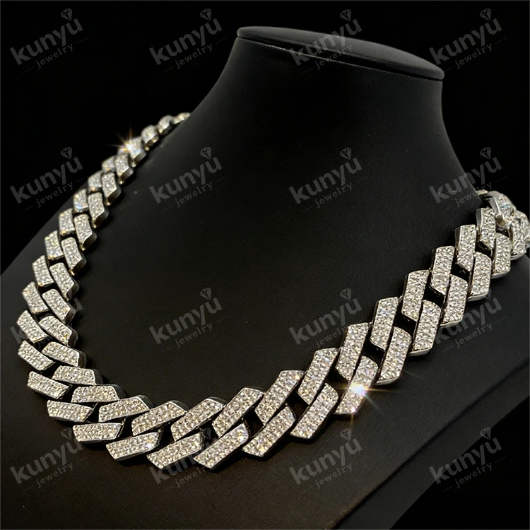 ခေတ်မှီ Cuban Streetwear Choker